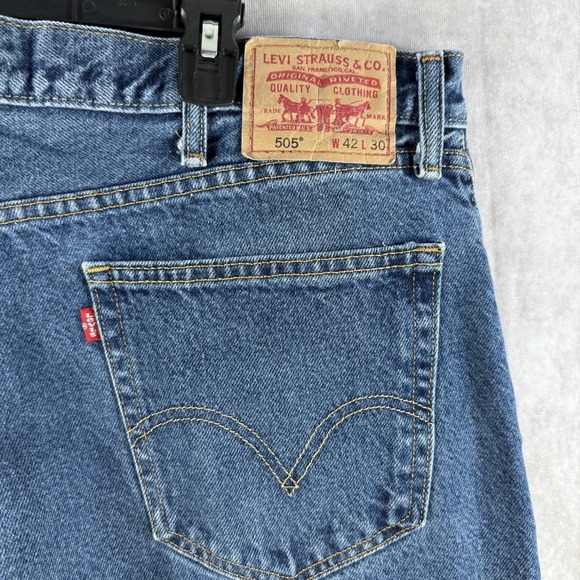 Levis 505 Denim Jeans Mens 42x30 Blue Wash Regular Fit Straight Leg - Picture 4 of 10